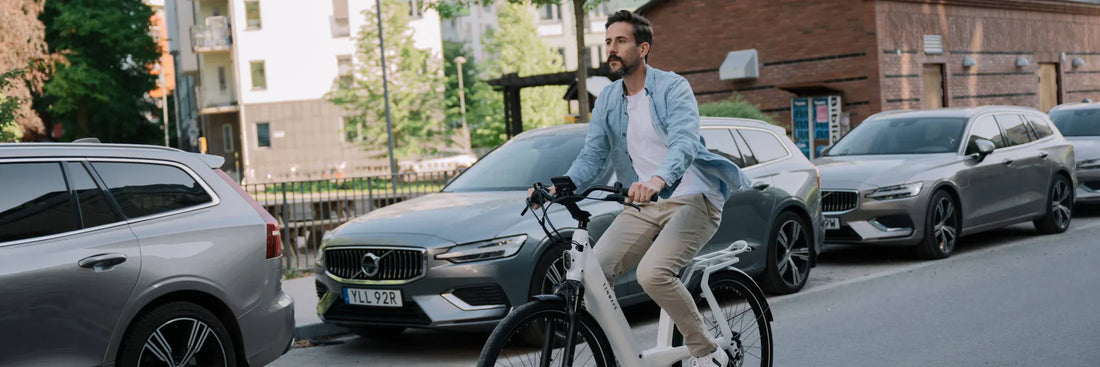 Your Clothing Guide to Riding Your E-Bike Comfortably in Changing Weather